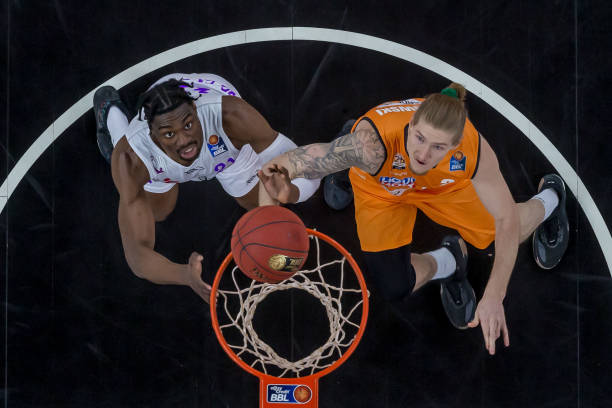 而前勇士后 而前勇士后